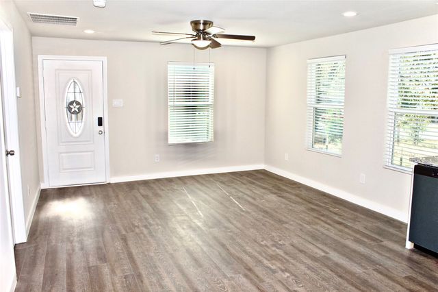 1618 Cleveland Street, Greenville, TX 75401