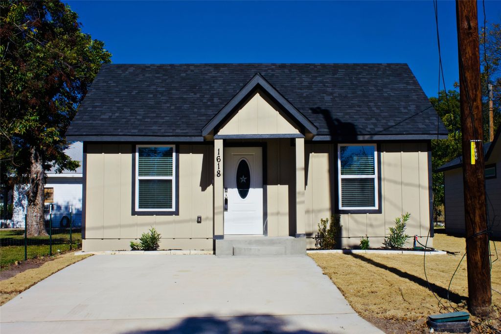 1618 Cleveland Street, Greenville, TX 75401