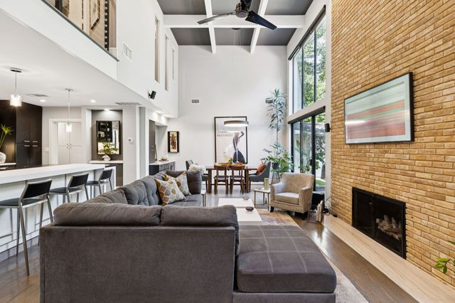 2934 Maple Springs Boulevard, Dallas, TX 75235