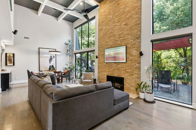 2934 Maple Springs Boulevard, Dallas, TX 75235