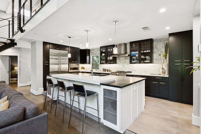 2934 Maple Springs Boulevard, Dallas, TX 75235