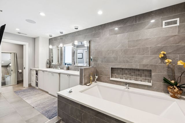 2934 Maple Springs Boulevard, Dallas, TX 75235