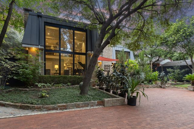 2934 Maple Springs Boulevard, Dallas, TX 75235