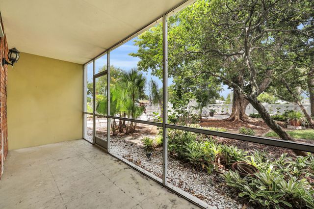 91 Willow Road 104, Tequesta, FL 33469