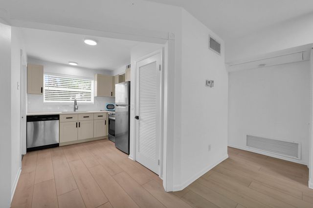 91 Willow Road 104, Tequesta, FL 33469