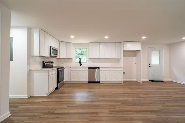 321 Scoggins Road, Dallas, GA 30157