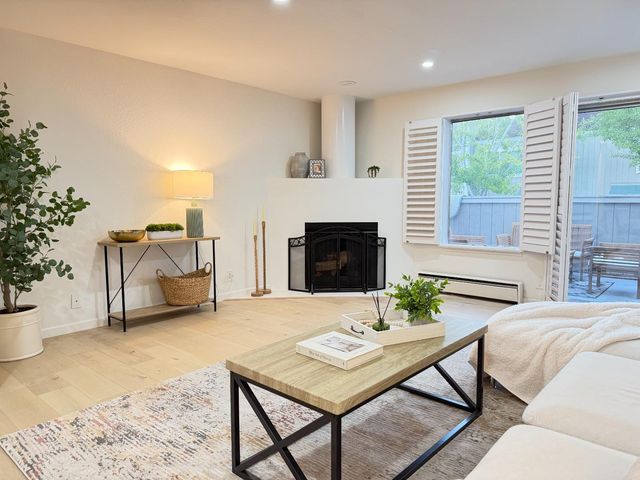 165 Okeefe Street 11, Menlo Park, CA 94025