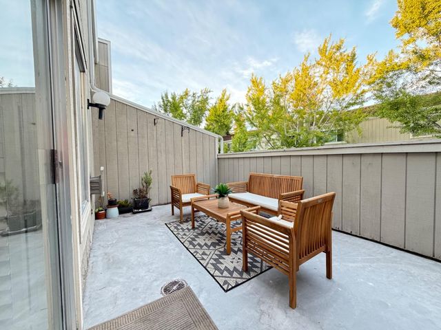165 Okeefe Street 11, Menlo Park, CA 94025