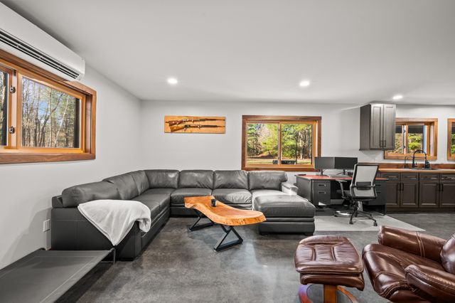 78720 County Road 376, Coloma, MI 49038