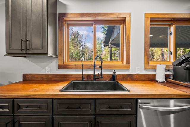 78720 County Road 376, Coloma, MI 49038