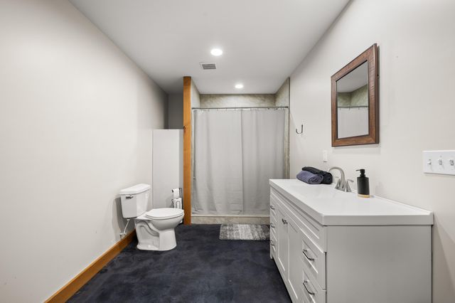 78720 County Road 376, Coloma, MI 49038