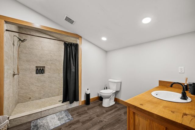 78720 County Road 376, Coloma, MI 49038
