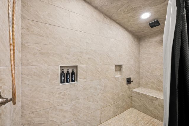 78720 County Road 376, Coloma, MI 49038