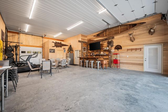 78720 County Road 376, Coloma, MI 49038