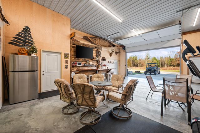 78720 County Road 376, Coloma, MI 49038