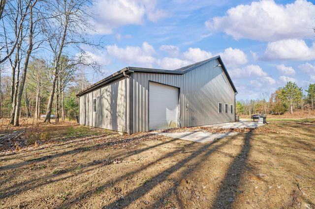 78720 County Road 376, Coloma, MI 49038