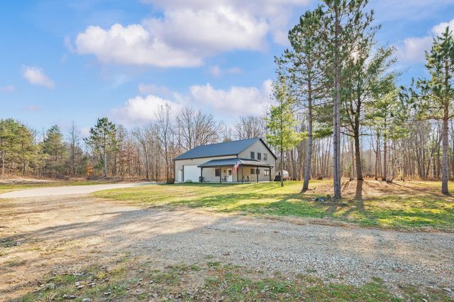 78720 County Road 376, Coloma, MI 49038