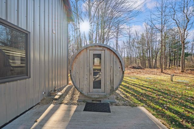 78720 County Road 376, Coloma, MI 49038
