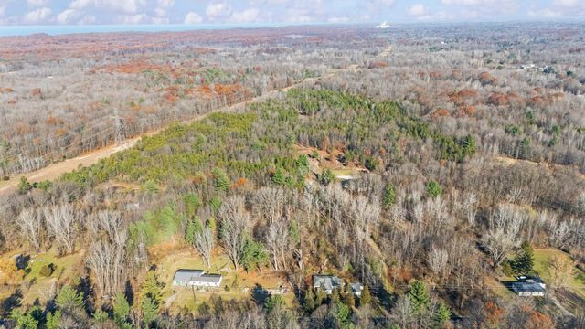 78720 County Road 376, Coloma, MI 49038