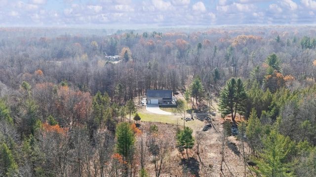 78720 County Road 376, Coloma, MI 49038