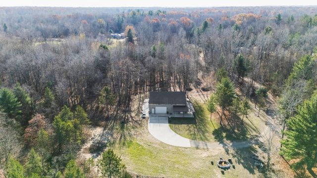 78720 County Road 376, Coloma, MI 49038