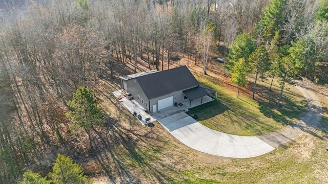 78720 County Road 376, Coloma, MI 49038