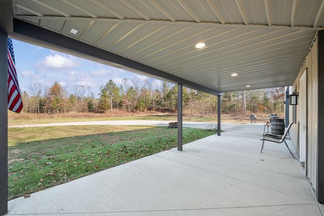 78720 County Road 376, Coloma, MI 49038