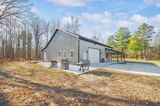 78720 County Road 376, Coloma, MI 49038