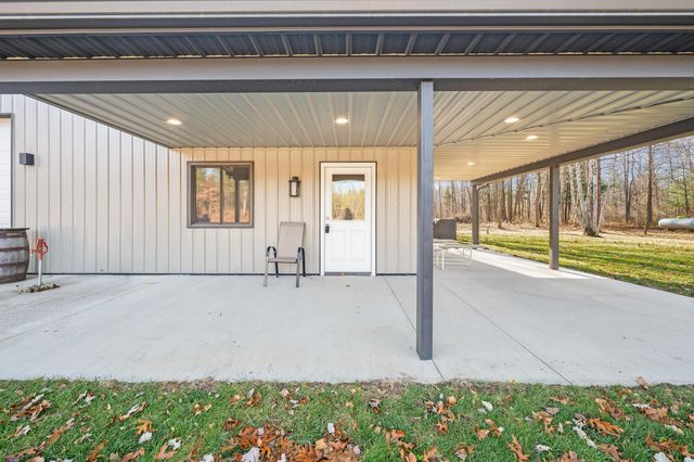 78720 County Road 376, Coloma, MI 49038