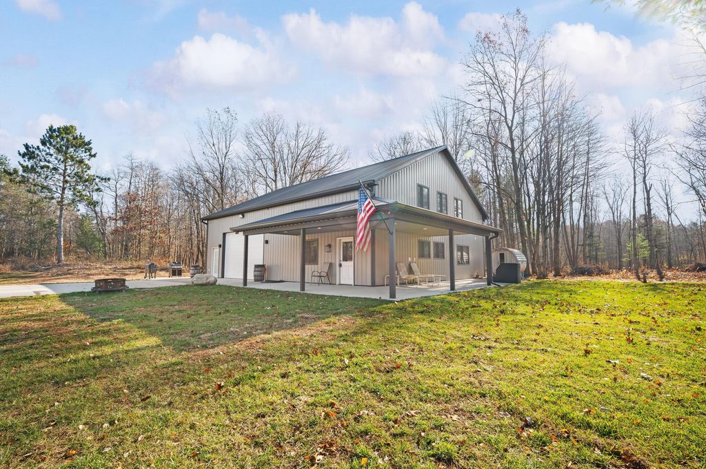 78720 County Road 376, Coloma, MI 49038
