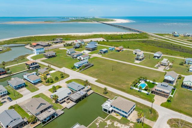 207 Galleon, Freeport, TX 77541