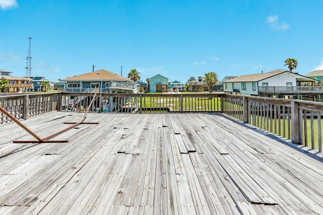 207 Galleon, Freeport, TX 77541
