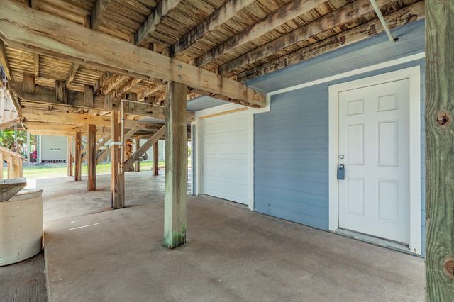 207 Galleon, Freeport, TX 77541