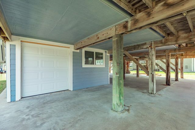207 Galleon, Freeport, TX 77541