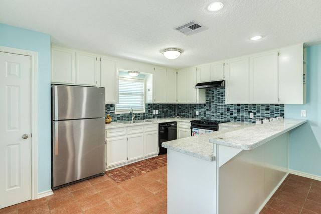207 Galleon, Freeport, TX 77541