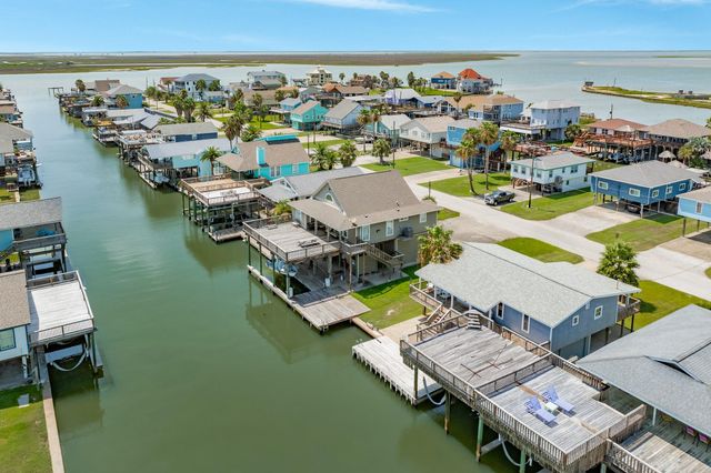 207 Galleon, Freeport, TX 77541