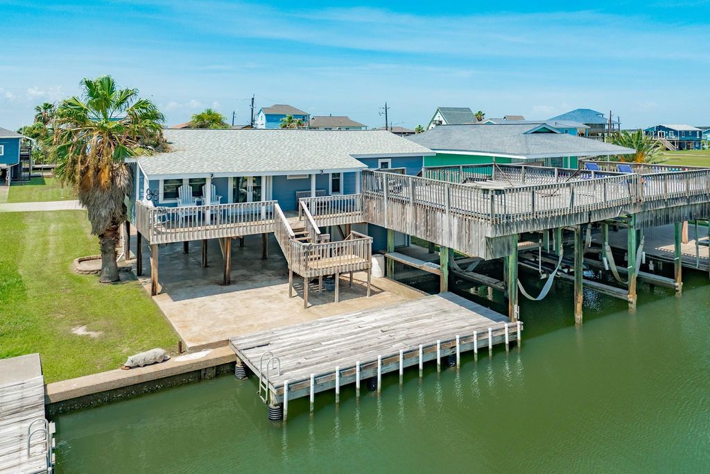 207 Galleon, Freeport, TX 77541
