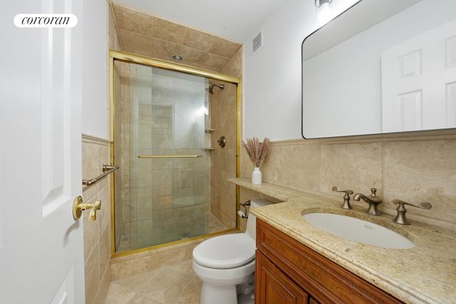 301 E 48th St Apt 16G, New York City, NY 10017