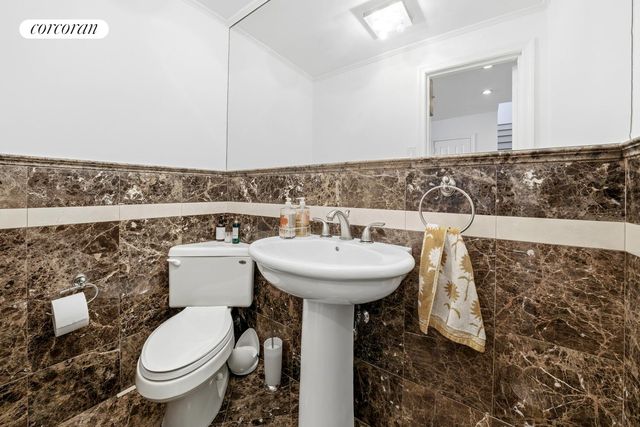 301 E 48th St Apt 16G, New York City, NY 10017