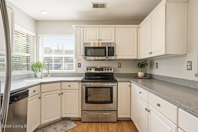 10201 Shoal Creek Ct, Louisville, KY 40291