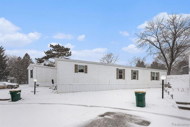 425 Elm Court, Oakland, MI 48363