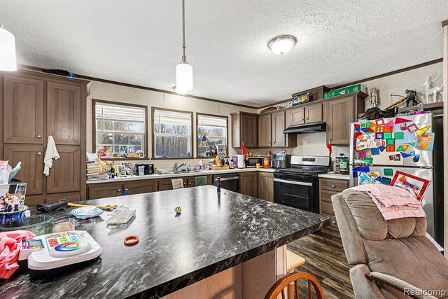 425 Elm Court, Oakland, MI 48363