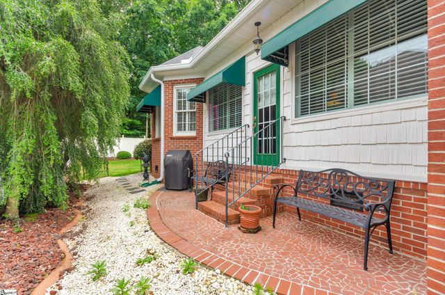 128 Banbury Circle, Simpsonville, SC 29681