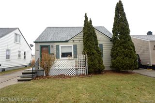 872 E Rowland Avenue, Madison Heights, MI 48071