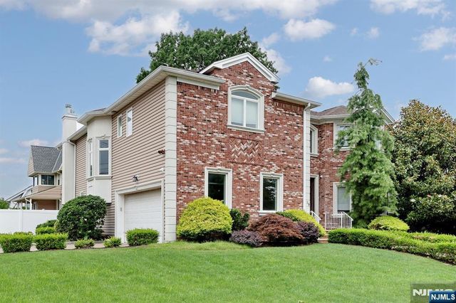 39 Burton Avenue, Hasbrouck Heights, NJ 07604