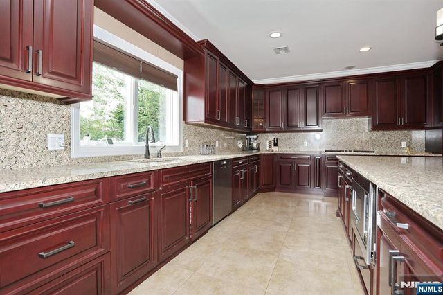 39 Burton Avenue, Hasbrouck Heights, NJ 07604