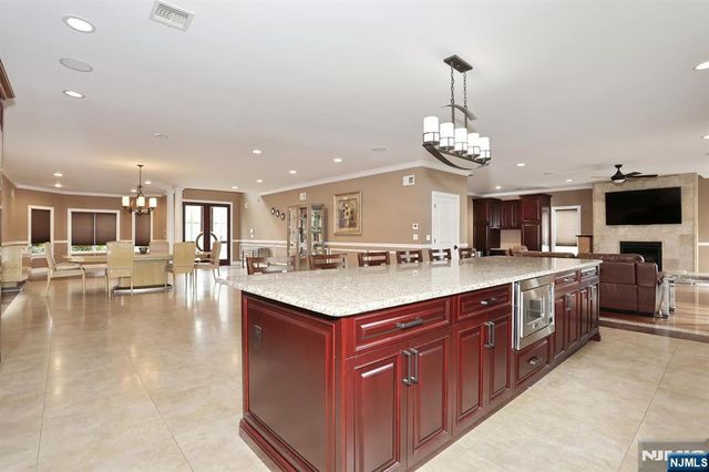 39 Burton Avenue, Hasbrouck Heights, NJ 07604