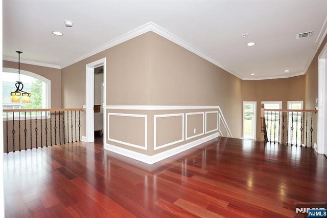 39 Burton Avenue, Hasbrouck Heights, NJ 07604