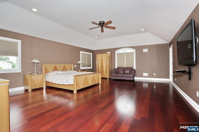 39 Burton Avenue, Hasbrouck Heights, NJ 07604