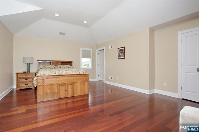 39 Burton Avenue, Hasbrouck Heights, NJ 07604